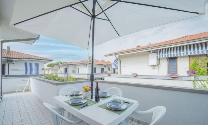 Torre del Lago Puccini Apartment | Appartamento Athena by Interhome