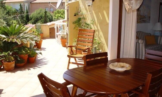 La Maddalena Apartment | APPARTAMENTO CON TERRAZZO