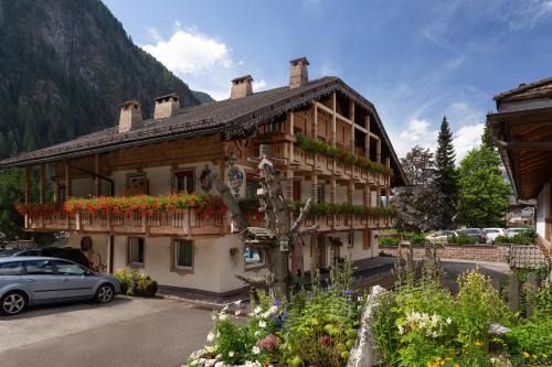 Campitello di Fassa Apartment | Appartamenti Ladina