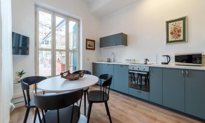 Rione XIV Borgo Apartment | Appartamento a Borgo Pio con Ampio Terrazzo!