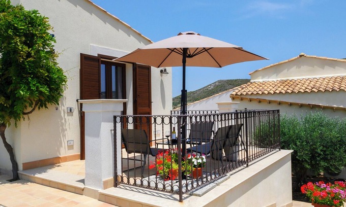 Montallegro Apartment | Appartamento Alba - Le 3 Rose Apartments