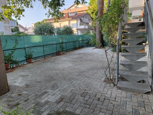 Fogliano Marina Apartment | Appartamento con giardino - 5 minuti dal mare