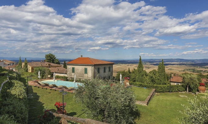 Chianni Apartment | Appartamento Ginepro - Borgo in Chianni by Interhome