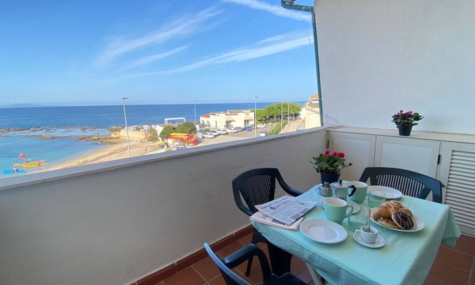 Porto Torres Apartment | APPARTAMENTO IL DELFINO: comodissimo e fronte mare