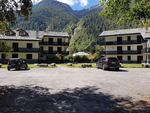 Gressoney-Saint-Jean Apartment | Appartamento Valdobbia