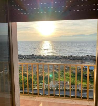 Gallico Marina Apartment | Appartamento sul mare on sun