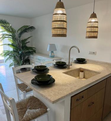 Golfo di Marinella Apartment | Appartamento Spiaggia Marinella con vista mare e piscina, Costa Smeralda
