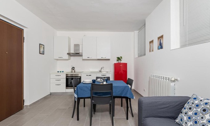 Downtown Apartment | Appartamento Staurenghi Blu - Affitti Brevi Italia