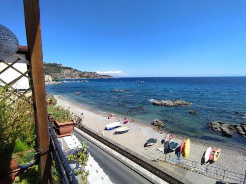 Giardini Naxos Apartment | Appartamento Teocle beach
