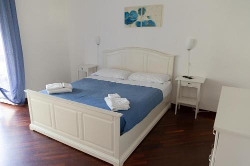 Historical Downtown Salerno Apartment | Appartamento Velia