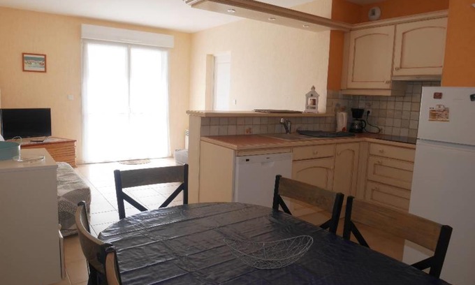 Saint-Gilles-Croix-de-Vie Apartment | Appartement Saint-Gilles-Croix-de-Vie, 2 pièces, 4 personnes - FR-1-91-137