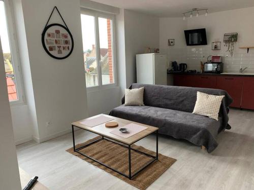 Saint-Brisson-sur-Loire Apartment | Appartement avec cour
