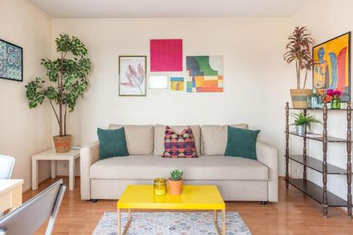 La Courneuve Apartment | Appartement à 10 minutes du centre de Paris avec le RER B