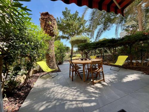 Cavaliere Apartment | Appartement 2 Pièces avec Terrasse - Centre-ville & Proche Mer - FR-1-226B-210