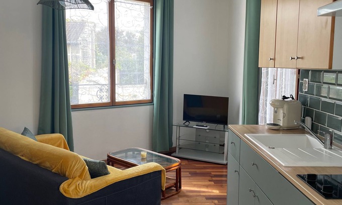 Langrune-sur-Mer Apartment | Appartement 35 m2 1er Étage Maison de Ville a 300 m de la mer