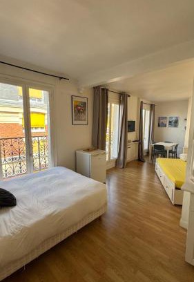 Quartier de la Chapelle Apartment | Appartement a Paris