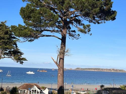 Perros-Guirec Apartment | Appartement accès plage