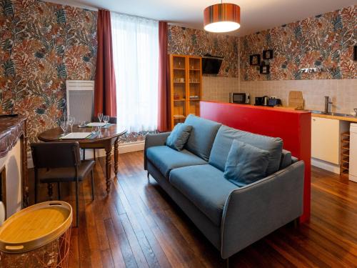 Poincare - Foch - Anatole France - Croix de Bourgogne Apartment | Appartement Art Nouveau Nancy, proche Villa Majorelle - FR-1-584-358