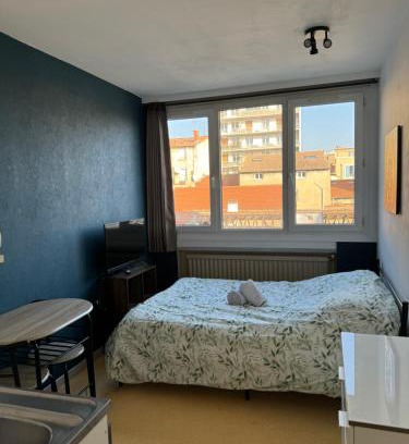 Faubourg Saint-Jacques Apartment | Appartement au coeur de Valence 32