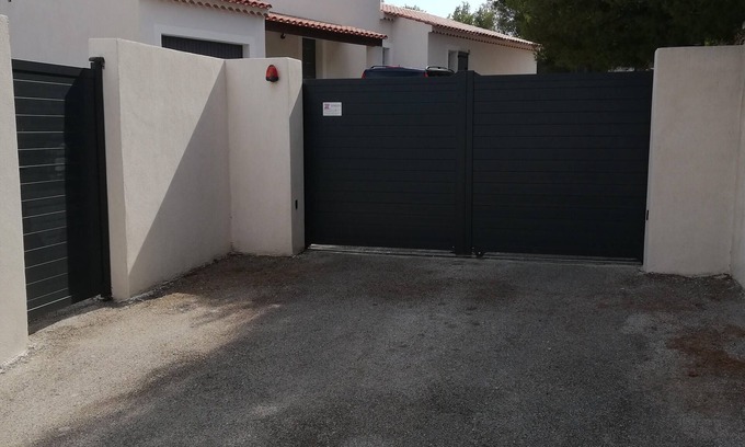 Sausset-les-Pins Apartment | Appartement au Calme Avec vue sur Pinède à 500m de la mer