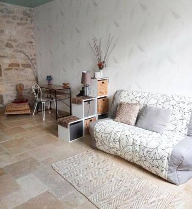 Quartier de l'Abbaye Apartment | Appartement au rez-de-chaussée