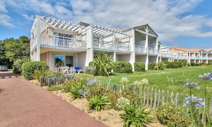 Chateau-d'Olonne Apartment | Appartement avec jardin partagé pour 4