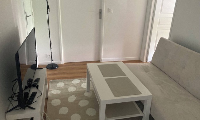 Romainville Apartment | Appartement Avec 2 Chambres Salon Cuisine sdb