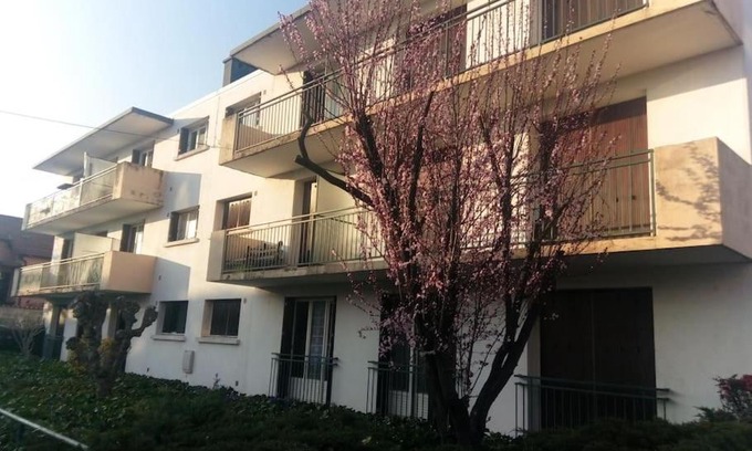 Roanne Apartment | Appartement avec balcon et parking privé