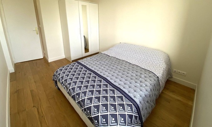 Orsay Apartment | Appartement Avec Jeux de Société