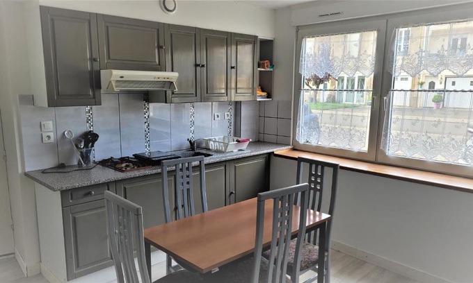 Charency-Vezin Apartment | Appartement avec parking gratuit