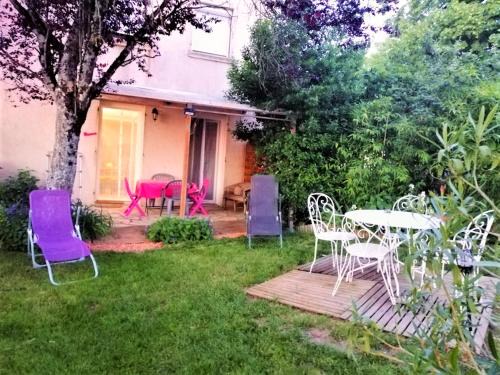 Villeneuve d'Aveyron Apartment | Appartement cosy à Villeneuve avec jardin privé