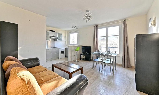 14th Arrondissement Apartment | Appartement Central Avenue du Maine - III