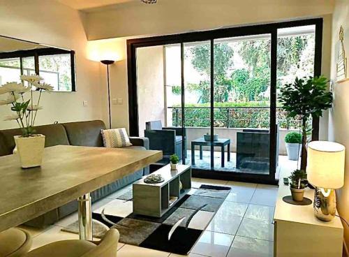 Prado - Republique Apartment | Appartement centre modern terrasse piscine parking