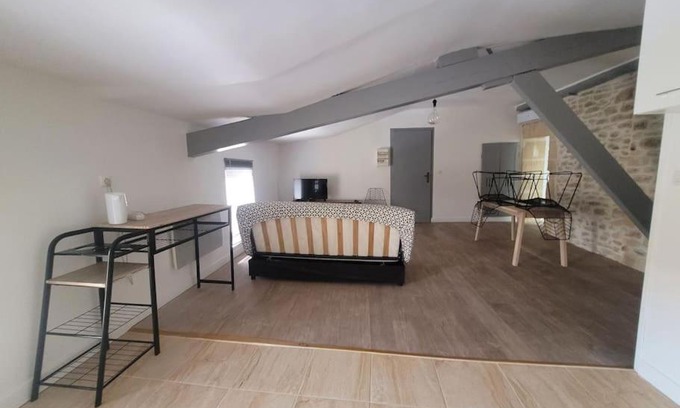 Remoulins Apartment | Appartement centre-ville.