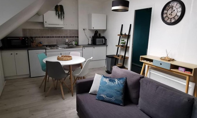 Donville-les-Bains Apartment | Appartement cosy, 300m de la mer