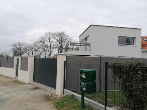 Arnage Apartment | Appartement confortable à Arnage - 80 m² - Terrasse et jardin