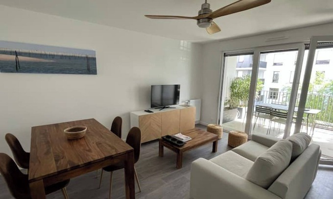 Le Haillan Apartment | Appartement Cosy 80m2 au Pied du Tram de Bordeaux