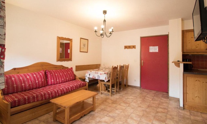 Val Cenis Apartment | Appartement cosy au pied des pistes - 6 pers, 40m², terrasse, parking, proche commerces et services - FR-1-508-13