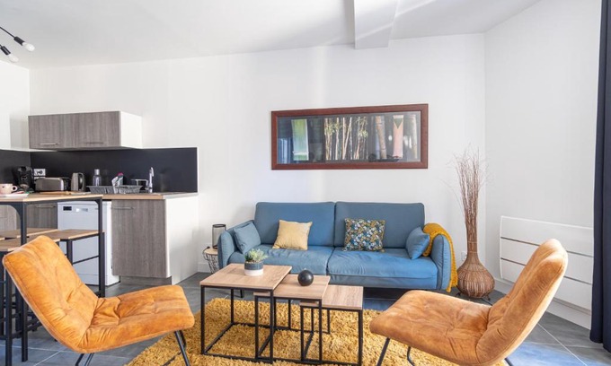 Anatole France Danton Apartment | Appartement COSY Danton 2 chambres