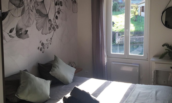 Le Creusot Apartment | Appartement Cosy Entièrement Rénové à 3mn du Centre Ville
