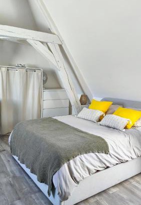 Nogent-le-Rotrou Apartment | Appartement cosy et calme, vue sur le château