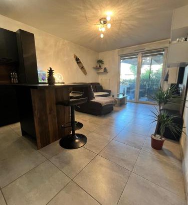 Vitrolles Apartment | Appartement cosy plage aéroport à proximité