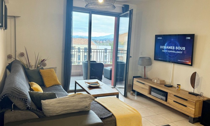 Grand Sud Apartment | Appartement Dernier Etage Piscine Parking Prive vue sur la Sainte Victoire