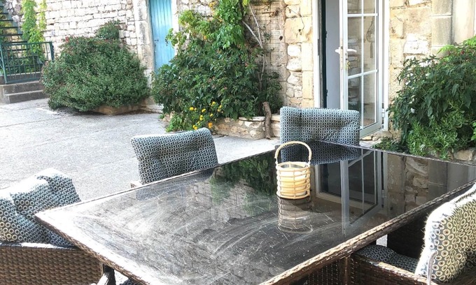 Euzet-les-Bains Other | Appartement en Plein Cœur du Domaine Viticole