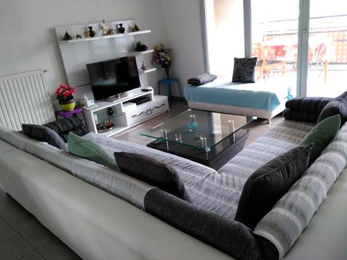 Saint-Priest Apartment | Appartement F3 avec Parking privée
