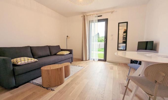 Chasseneuil-du-Poitou Apartment | Appartement neuf à côté du FUTUROSCOPE et de l'Arena