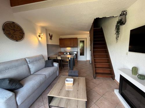 Correncon-en-Vercors Apartment | Appartement T2 cabine + mezzanine, entièrement refait, à Corrençon en Vercors, proche pistes de ski - FR-1-761-40