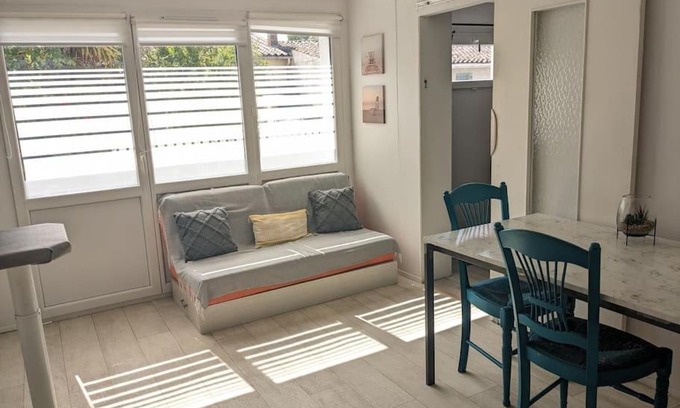 Meschers-sur-Gironde Apartment | Appartement cosy plage à pied