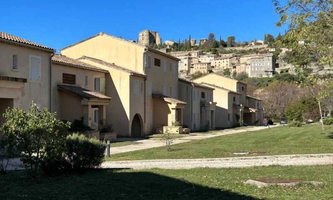 Montbrun-les-Bains Apartment | Appartement - Piscine - ccbbcia