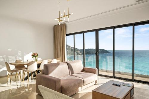 Roquebrune-Cap-Martin Apartment | Appartement vue sur Mer aux portes de Monaco Hôtel Le Roquebrune